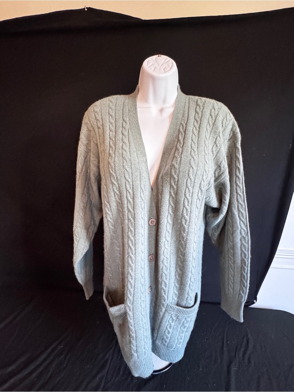 Neiman Marcus Cable-Knit Cashmere Cardigan - Sage Green